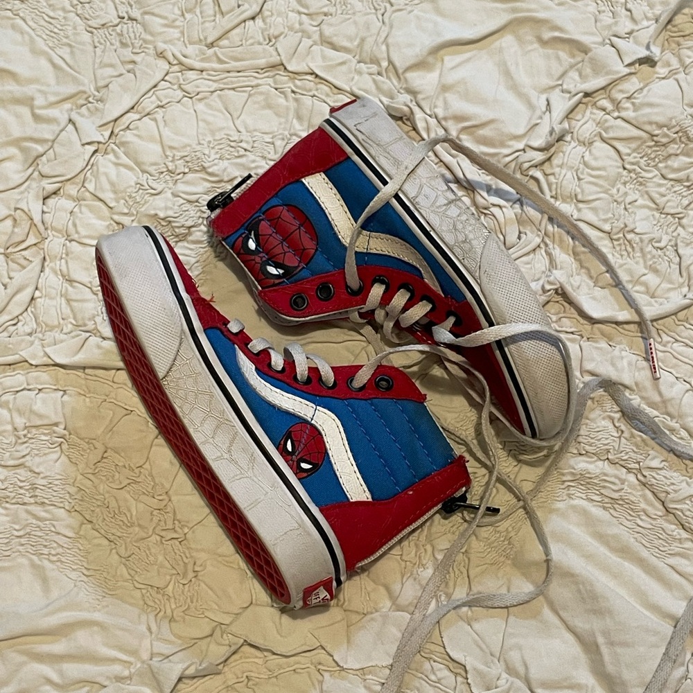 HTF Marvel Kids' Spider-Man High-Top Vans